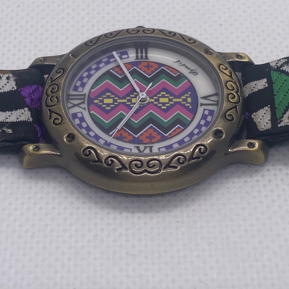 Spendid Multicolored Watch - Picture 5 of 12